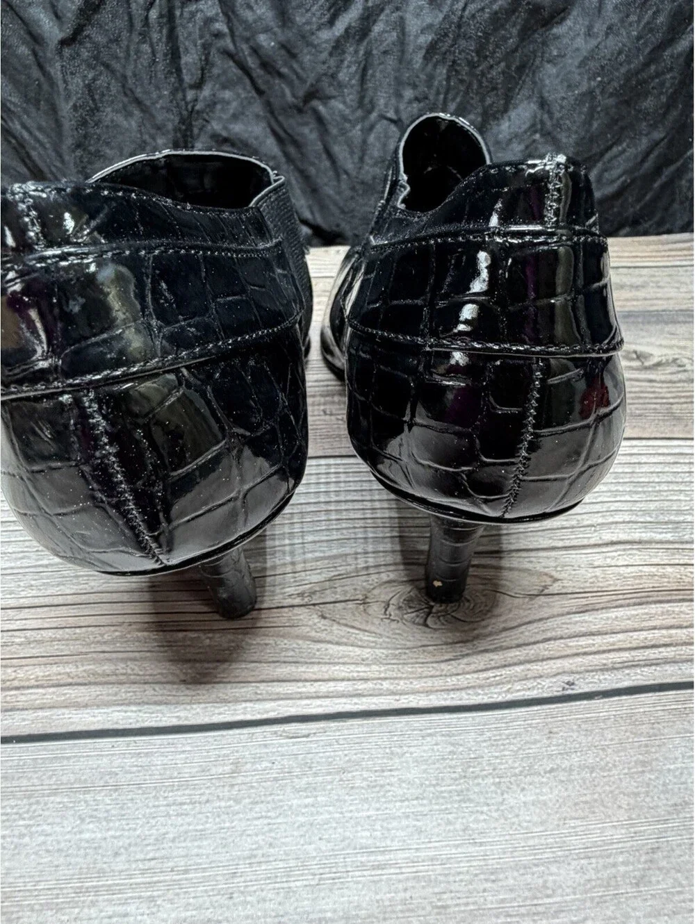 Kelly & Katie Paten Leather￼ Faux Alligator Booties Size 8